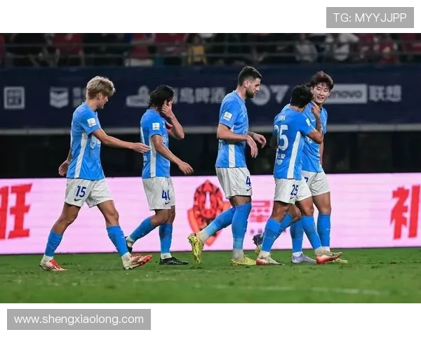 中超焦点战梅州客家主场战平大连英博杨铭锐毕津浩破门对攻精彩上演 中超焦点战梅州客家主场战平大连英博杨铭锐毕津浩破门对攻精彩上演