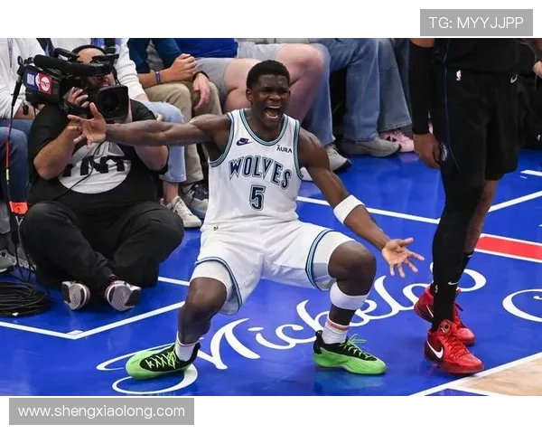 超级球星的关键时刻从亚历山大到爱德华兹的辉煌表现